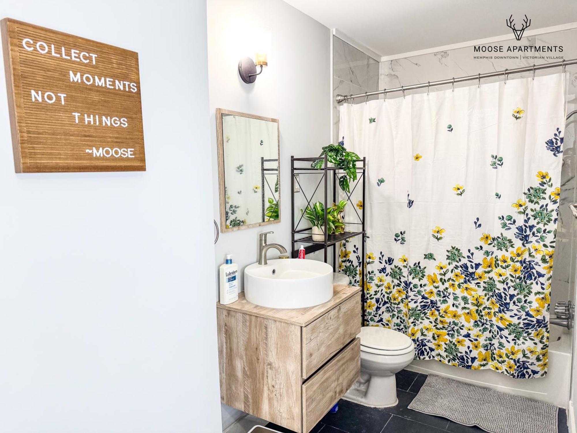 The Moose #12 - Brand New Modern Luxe Loft With Free Parking, King Bed & Fast Wifi Apartman MemphisMemphis  Kültér fotó